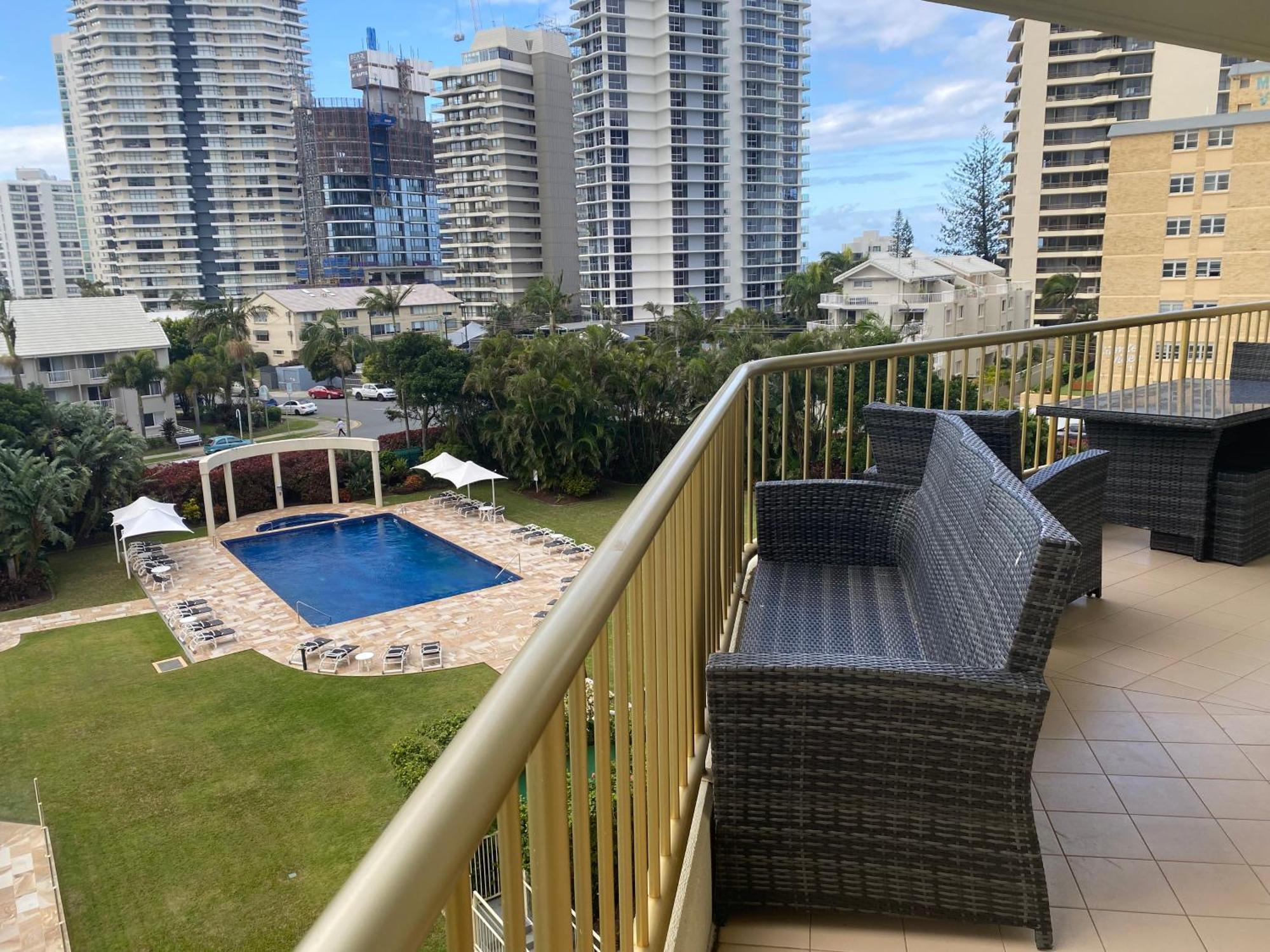 Contessa Holiday Apartments Гоулд Коуст Екстериор снимка