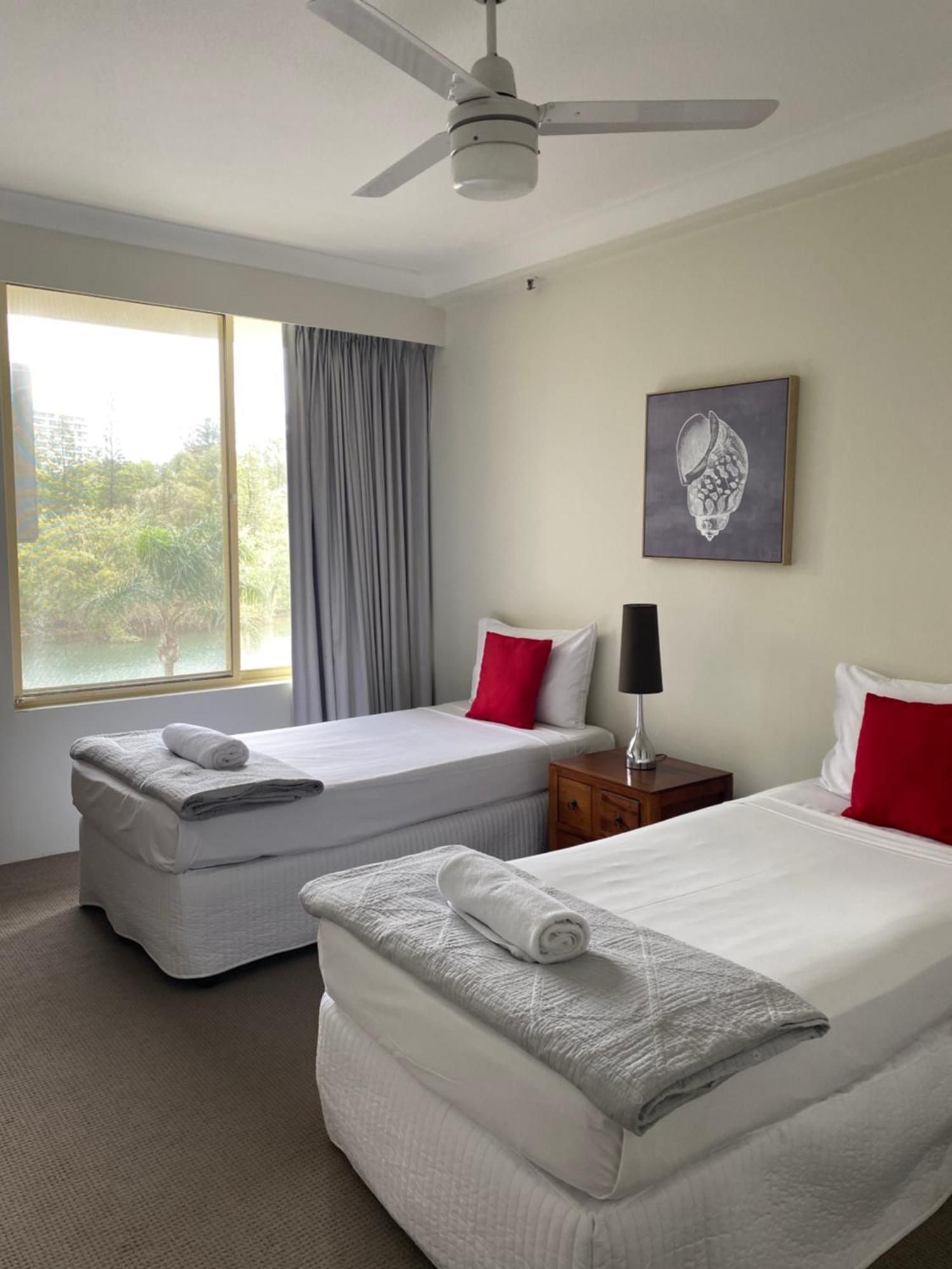 Contessa Holiday Apartments Гоулд Коуст Екстериор снимка