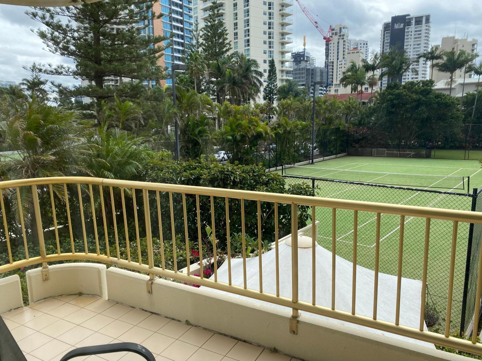 Contessa Holiday Apartments Гоулд Коуст Екстериор снимка